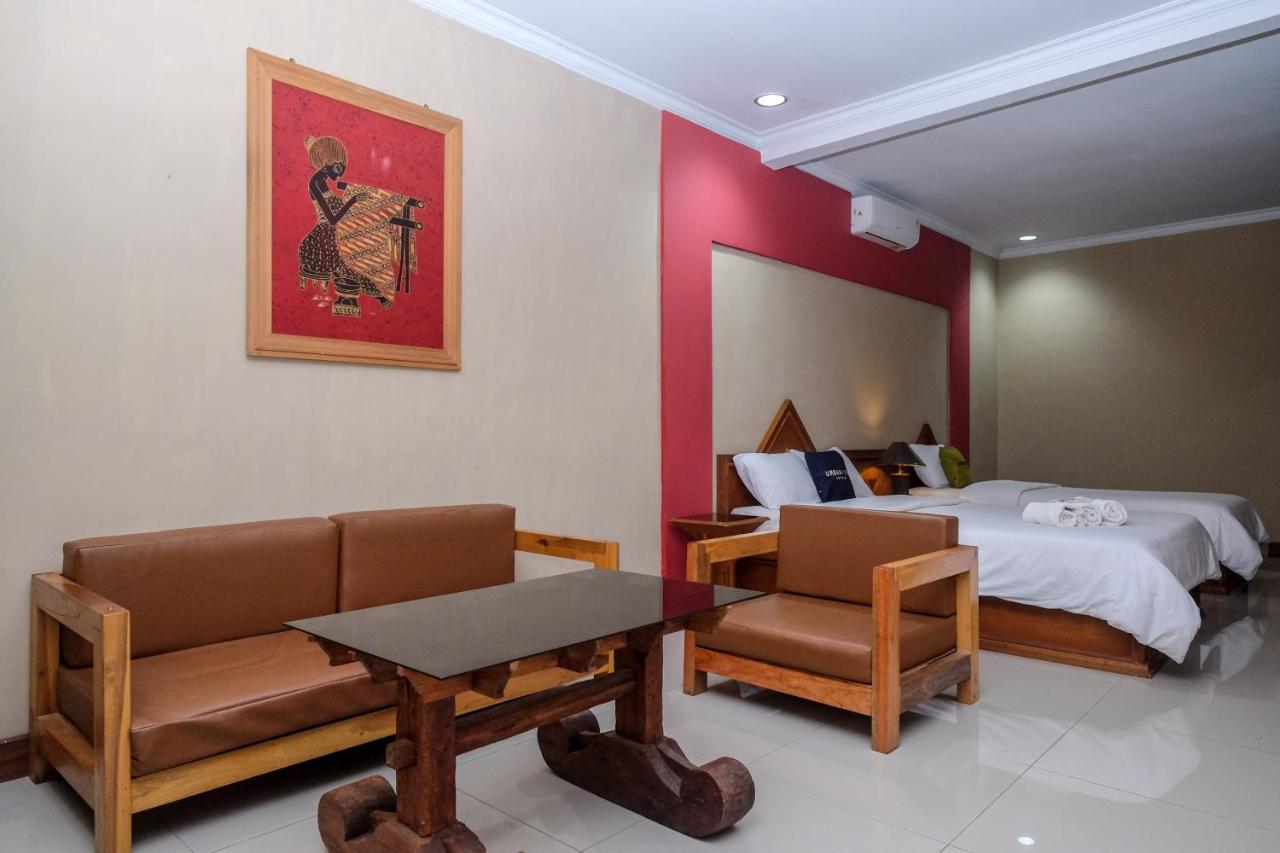 Urbanview Hotel Syariah Wisnugraha By Reddoorz Yogyakarta Exterior photo