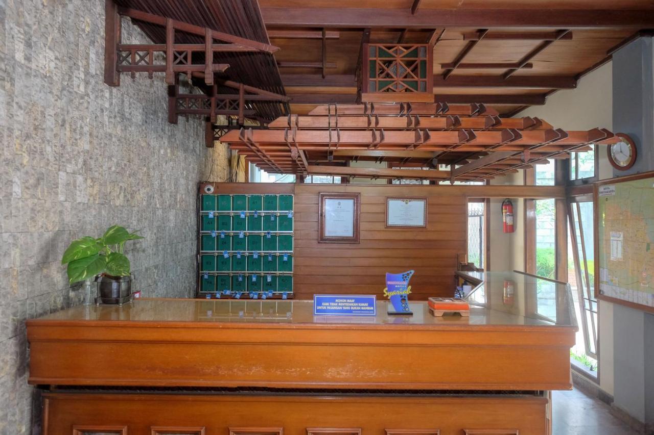 Urbanview Hotel Syariah Wisnugraha By Reddoorz Yogyakarta Exterior photo