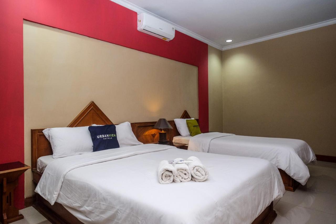 Urbanview Hotel Syariah Wisnugraha By Reddoorz Yogyakarta Exterior photo